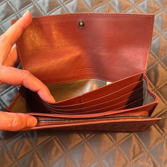 Bottega Veneta Brown Woven Clutch w COA - Picture 4 of 10